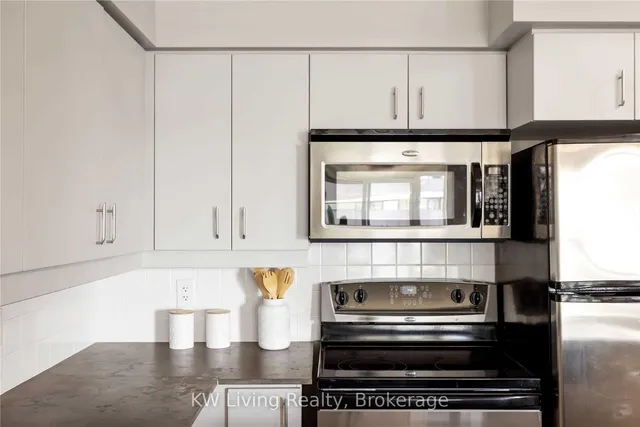Additional image 18 of 736 Spadina Ave Unit 1411