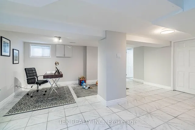 Additional image 37 of 562 Pape Ave