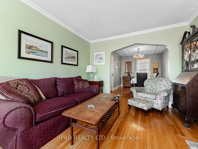 Additional image 5 of 948 Pape Ave