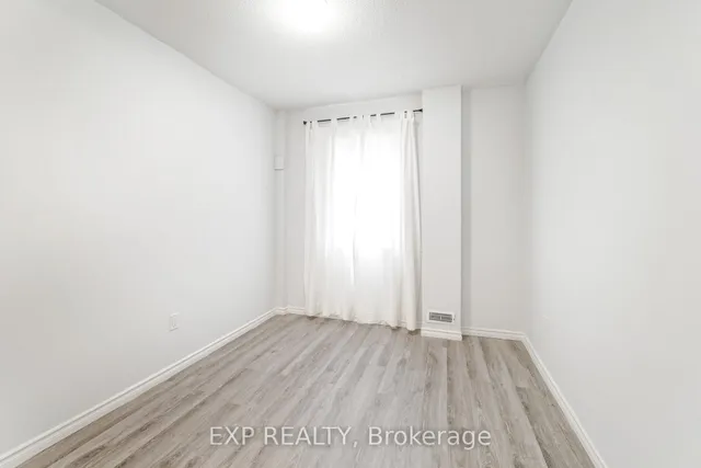 Additional image 32 of 42 Merlin Dr
