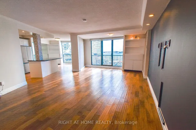 Additional image 2 of 33 Harbour Sq Unit 1027