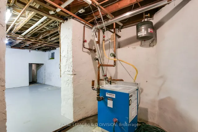 Additional image 40 of 98 Chaplin Cres