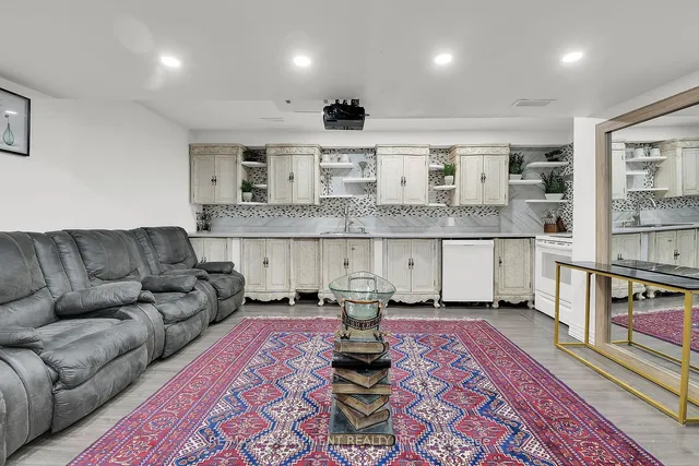 Additional image 37 of 47 Sauvignon Cres