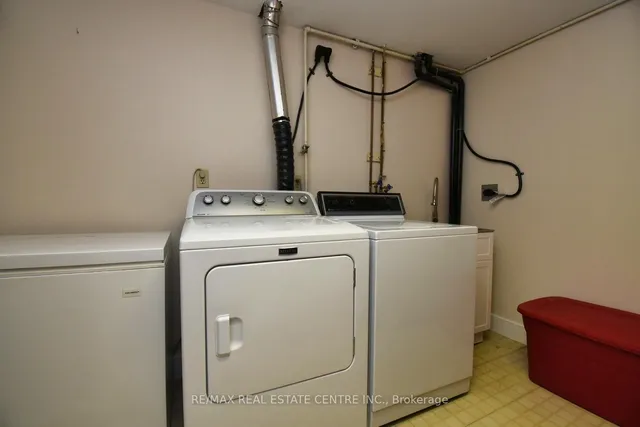 Additional image 30 of 56 Muscot Dr