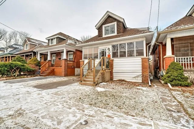 Additional image 3 of 64 Graham Ave