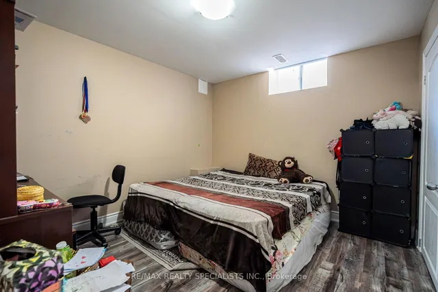 Additional image 44 of 49 Squire Ellis Dr