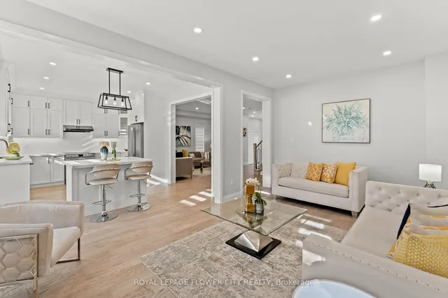 Additional image 19 of 43 Polonia Ave