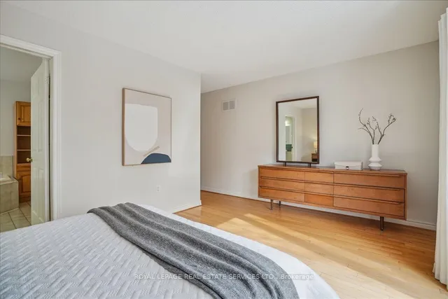 Additional image 24 of 2076 Pelee Blvd