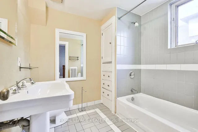 Additional image 23 of 225 Glenrose Ave