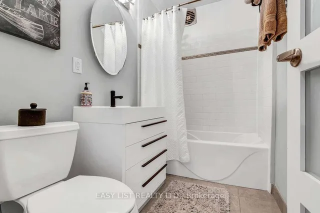 Additional image 14 of 2368 Queen St Unit 15