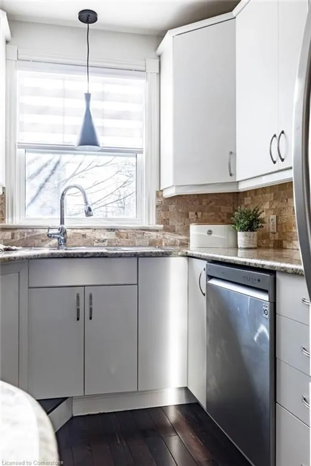 Additional image 14 of 2 Bond St