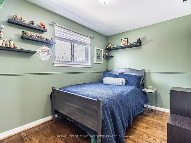 Additional image 26 of 48 Chatsworth Dr