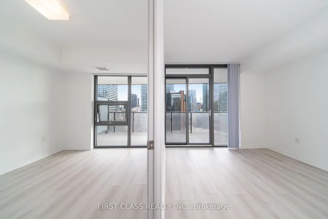 Additional image 13 of 11 Wellesley St Unit 1403