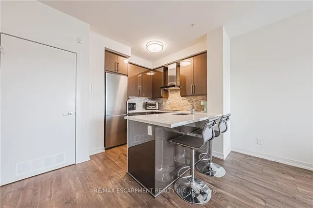 Additional image 12 of 2093 Fairview St Unit 2001