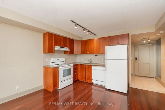 Additional image 2 of 2737 Keele St Unit 629