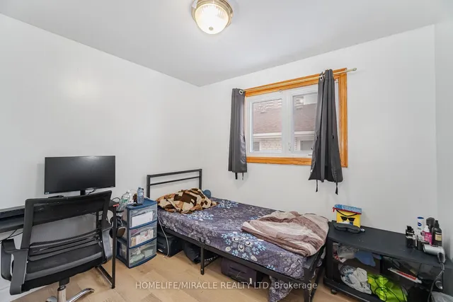 Additional image 25 of 23 Strathavon Dr