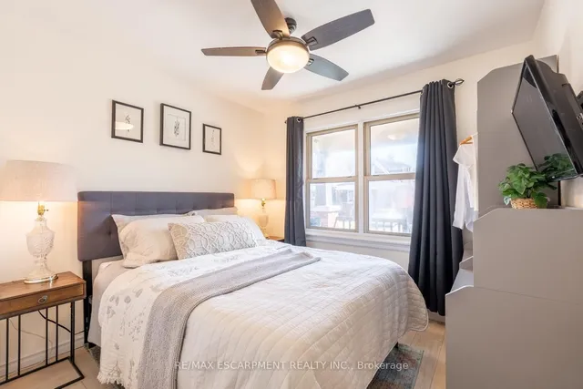 Additional image 20 of 45 Barons Ave