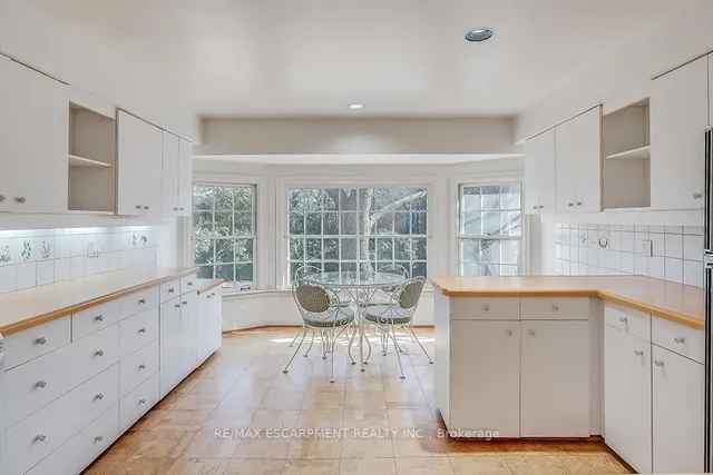 Additional image 20 of 359 Rosslyn Dr