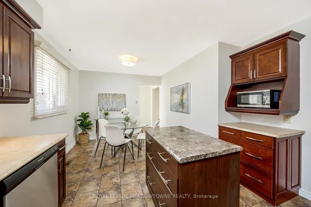 Additional image 19 of 703 Laurier Ave