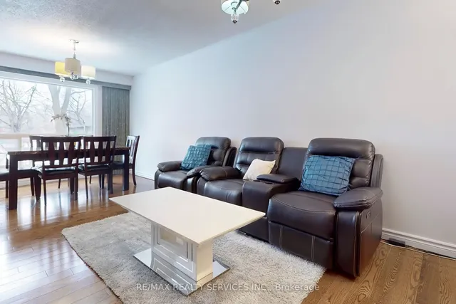Additional image 31 of 28 Heathcliffe Sq