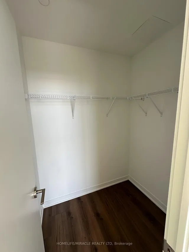 Additional image 9 of 405 Dundas St Unit PH15