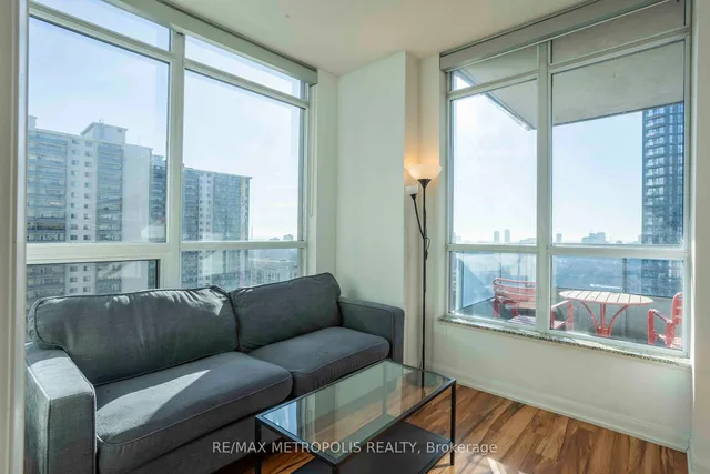 Additional image 7 of 500 Sherbourne St Unit 1704