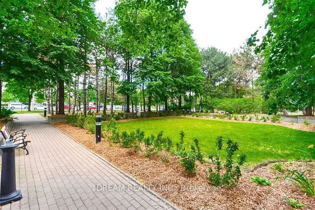 Additional image 33 of 3700 Kaneff Cres Unit 202