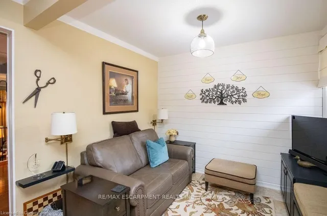 Additional image 11 of 89 Larraine Ave