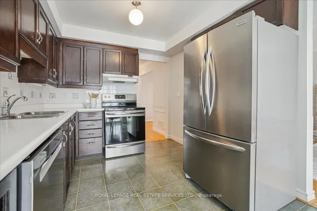 Additional image 18 of 2076 Pelee Blvd