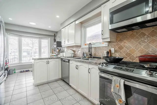 Additional image 11 of 9 Beachgrove Cres