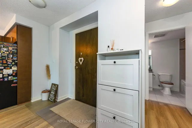 Additional image 4 of 18 Harbour St Unit 1001