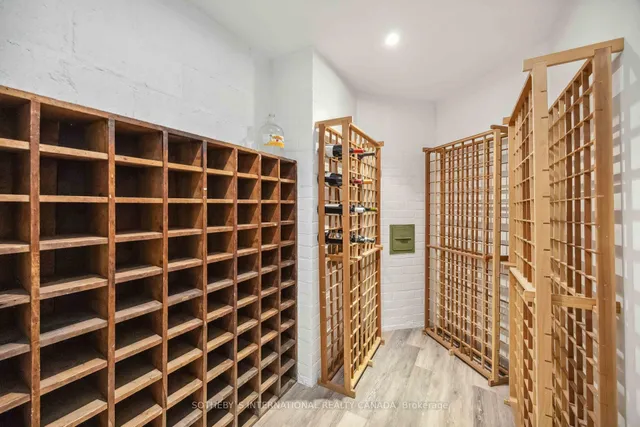 Additional image 32 of 79 Baby Point Cres