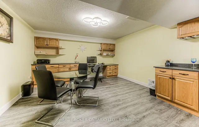 Additional image 34 of 900 Doon Village Rd Unit 4