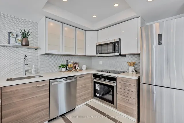 Additional image 30 of 99 Harbour Sq Unit 2002