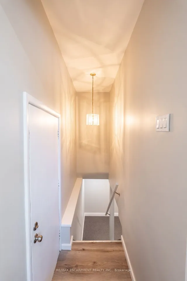 Additional image 23 of 28 Mountainview Rd