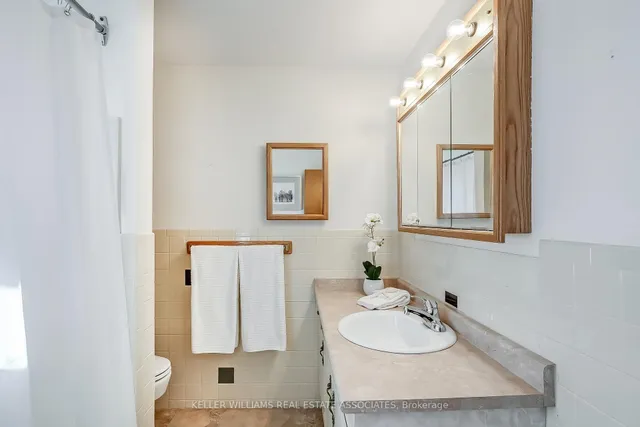 Additional image 21 of 1203 Saturnia Cres