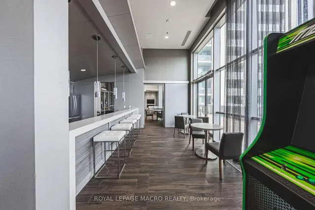 Additional image 32 of 2081 FAIRVIEW St Unit 812