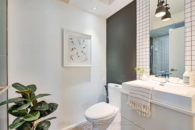 Additional image 28 of 401 Queens Quay Unit 307