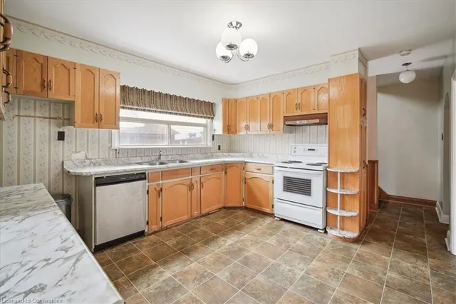 Additional image 9 of 34 Reid Ave