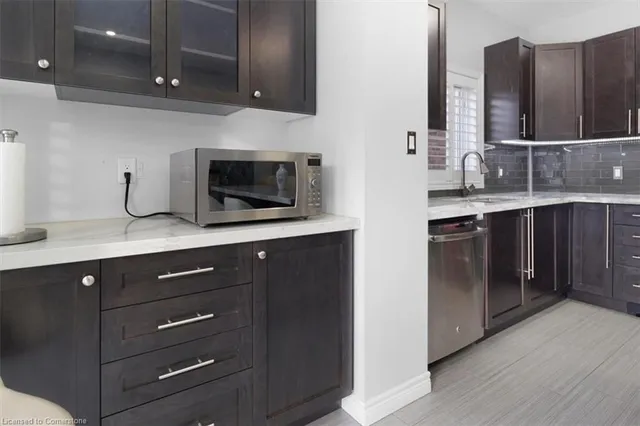 Additional image 13 of 16 Weathering Hts