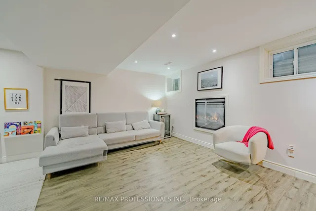 Additional image 38 of 297 Fellowes Cres