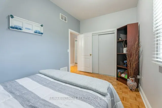 Additional image 20 of 1496 Keele St