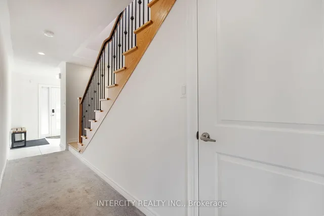 Additional image 12 of 19 Queenpost Dr