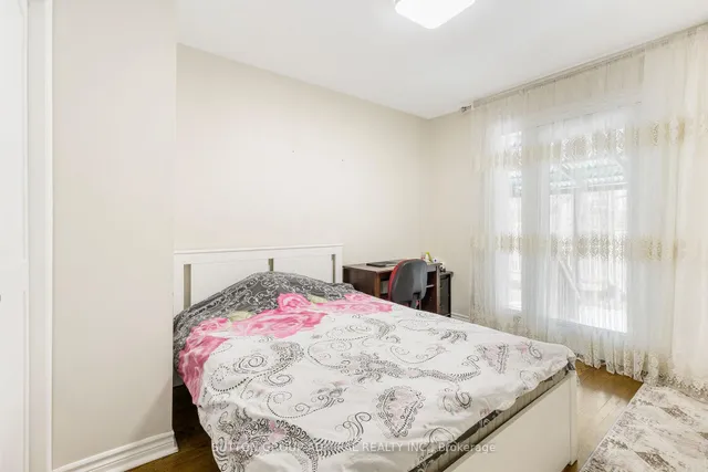 Additional image 14 of 111 Elise Terr