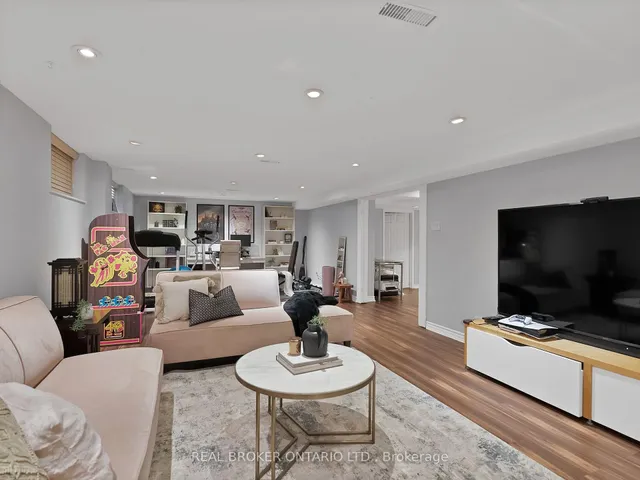 Additional image 18 of 26 Deanefield Cres