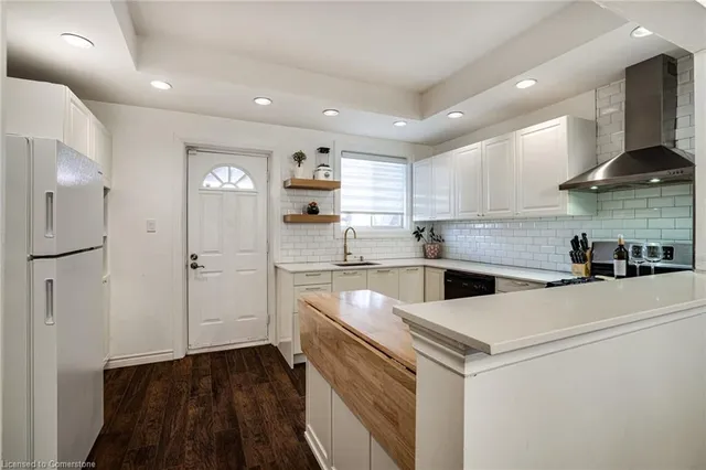 Additional image 21 of 37 Holton Ave