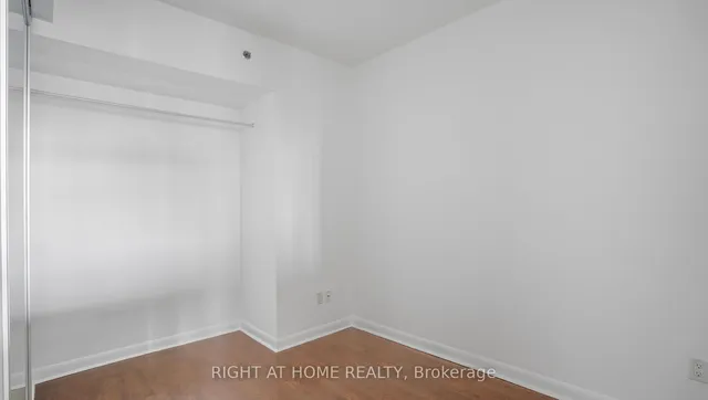 Additional image 23 of 375 King St Unit 2103