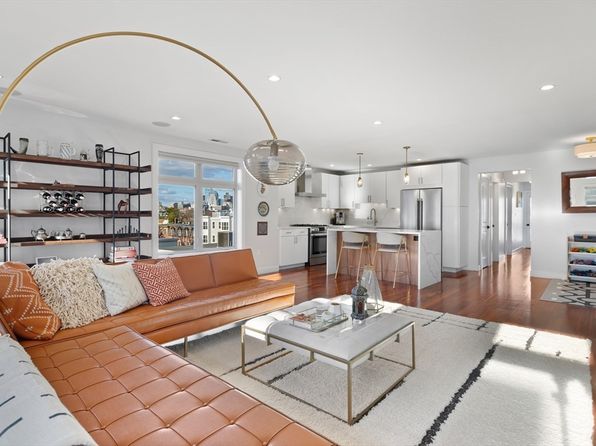 112 W 9th St #PENTHOUSE 4, Boston, MA 02127