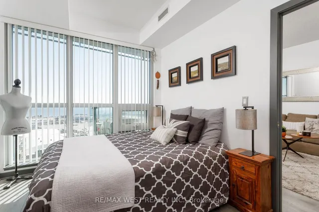 Additional image 13 of 150 East Liberty St Unit 2906