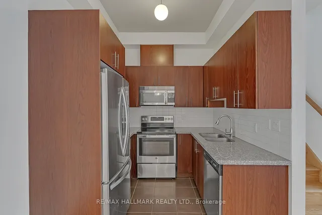 Additional image 10 of 443D Queen St